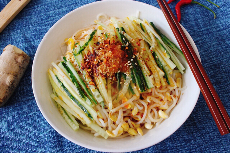 【自制美食】慎点！吃到让人停不下来的老四川红油凉面的做法