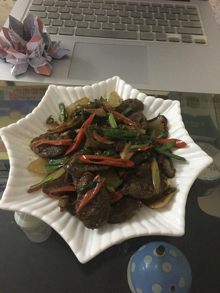 香菇炒腊肠的做法