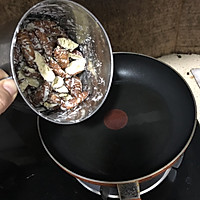 干煸茧蛹的做法图解5