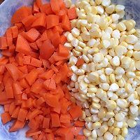 玉米豆子胡萝卜大杂烩的做法图解2