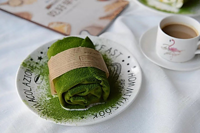 网红甜品：抹茶芒果毛巾卷～