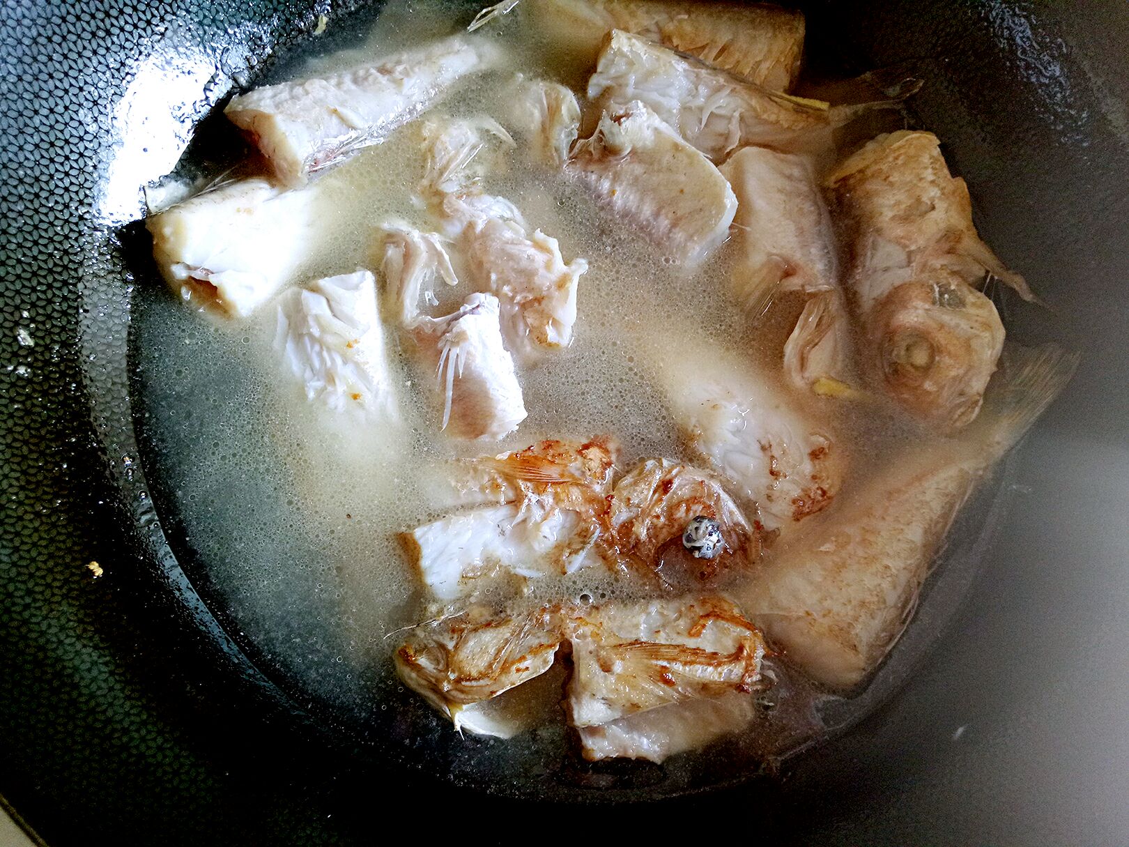 这是豆腐鱼好吃做法：炸豆腐鱼，做法简单，外脆里嫩太鲜了 - 哔哩哔哩