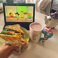 香蕉草莓奶昔的做法图解4