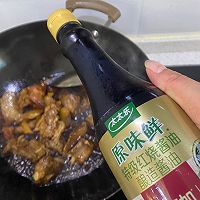 家常做法红烧肉焖千张节的做法图解11