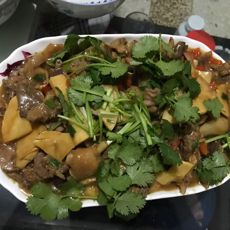 冬笋烧鸭肉的做法