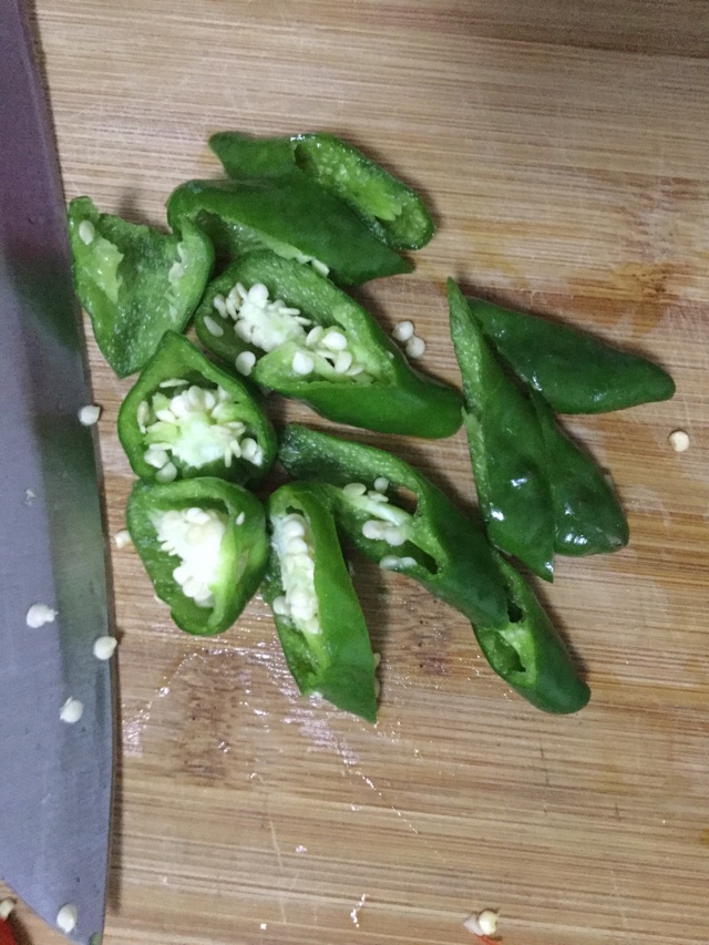 青蒜腐竹烧肉的做法图解7