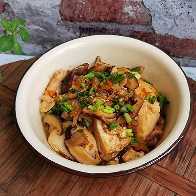 十分钟快手菜——酱烧香菇豆腐