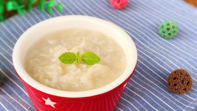 清热生津 清心润肺 银耳雪梨粥