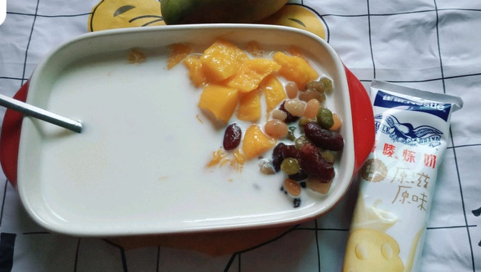 西米芒果炼奶昔