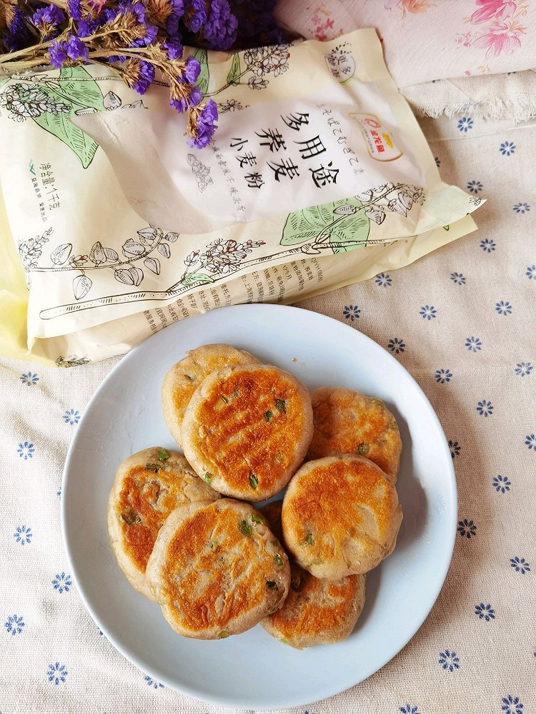 葱香荞麦小酥饼的做法