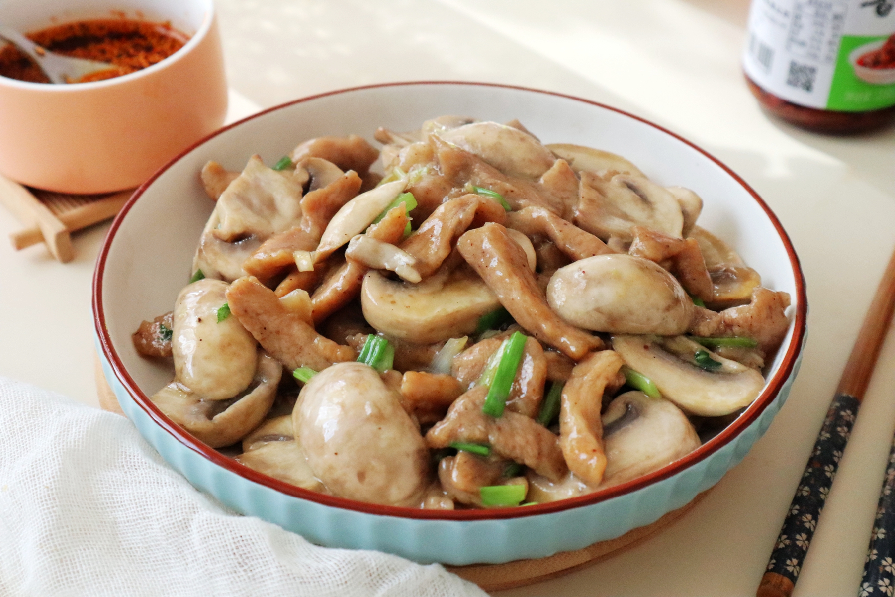 白蘑菇炒牛肉怎么做_白蘑菇炒牛肉的做法_豆果美食