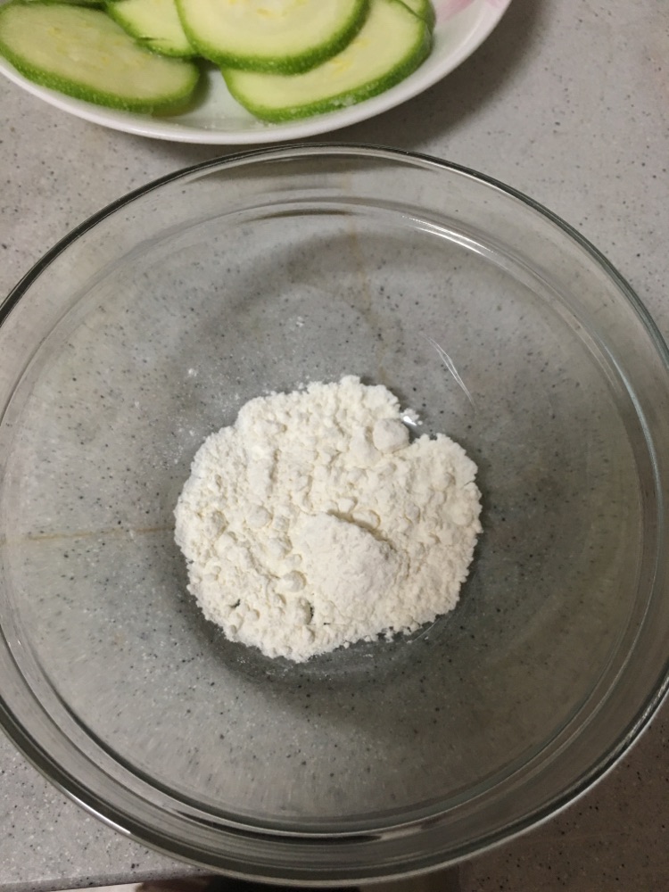煎西葫芦饼的做法图解3