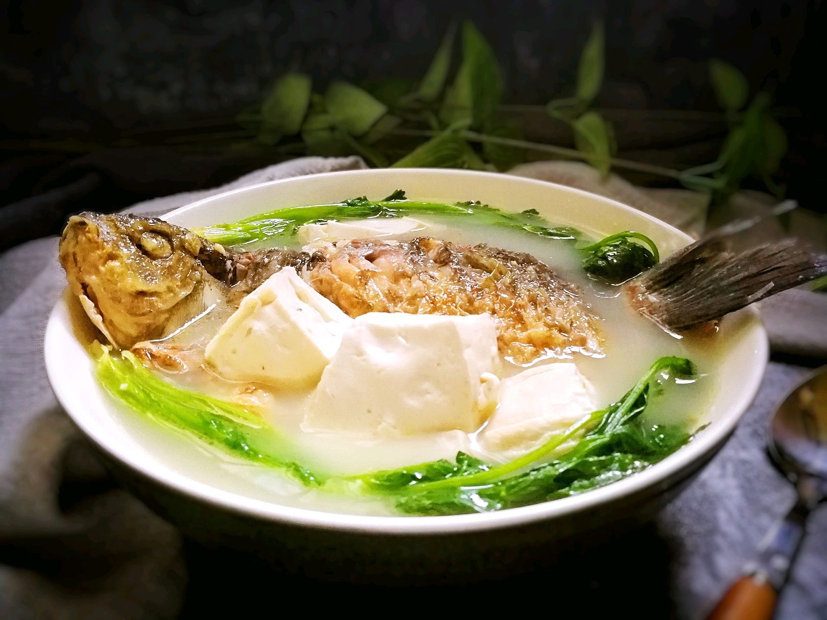 鱼头豆腐汤怎么做_鱼头豆腐汤的做法视频_豆果美食