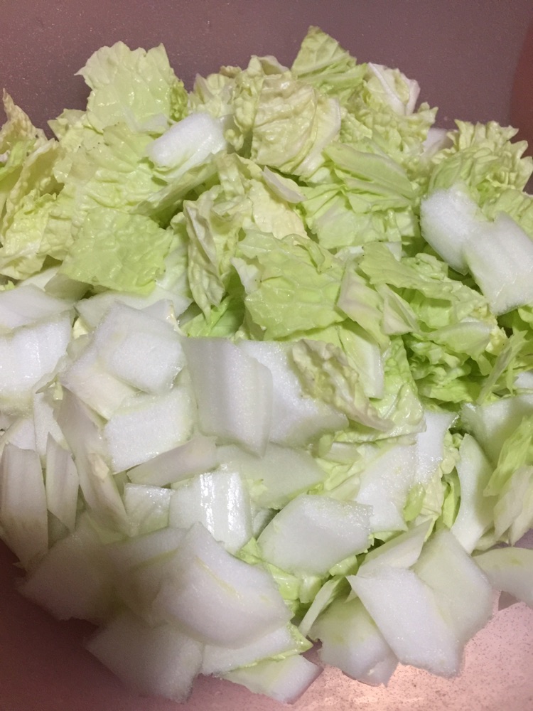白菜蘑菇肉打卤面的做法图解1
