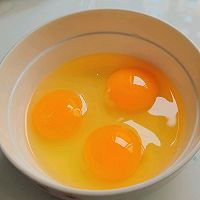 清热解毒美容养颜的苦瓜炒蛋的做法图解2