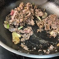 孜然炒羊肉卷的做法图解5