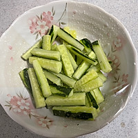 凉拌黄瓜金针菇～的做法图解1