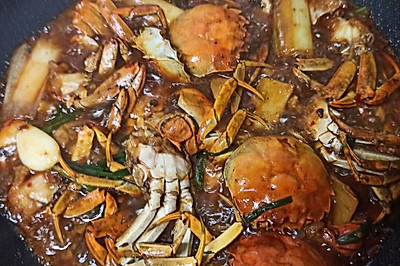 满满一锅香辣蟹