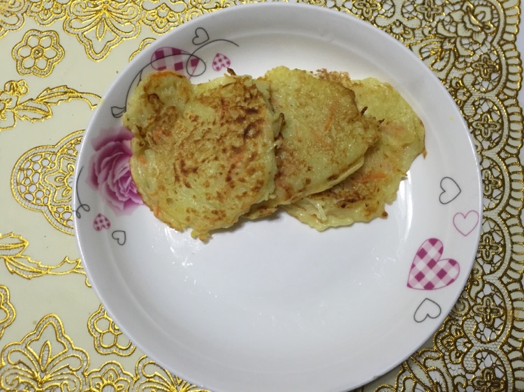 胡萝卜薯饼的做法图解5
