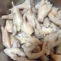 让你欲罢不能的麻辣鸡爪的做法图解1