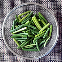 蒜薹炒黄鳝的做法图解2