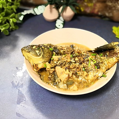 红焖鲤鱼