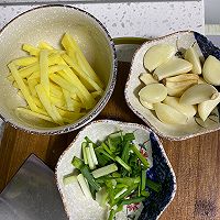 蒜苔炒肉的做法图解4