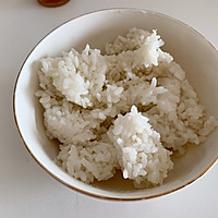 #我们约饭吧#海苔肉松饭团的做法图解1