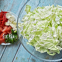 #憋在家里吃什么#番茄炒白菜。的做法图解1