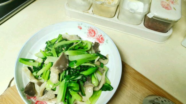 上海青炒平菇的做法
