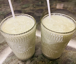 牛油果雪梨奶昔的做法