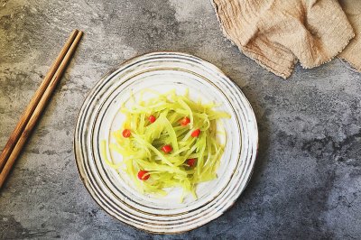 凉拌莴笋丝