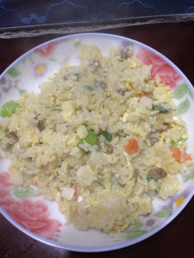 爽脆腊肠蛋炒饭