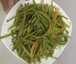 凉拌蒜台丝的做法