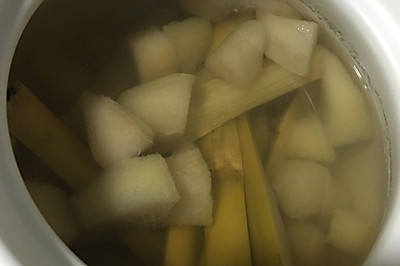 【蓓妈美食】竹蔗雪梨水