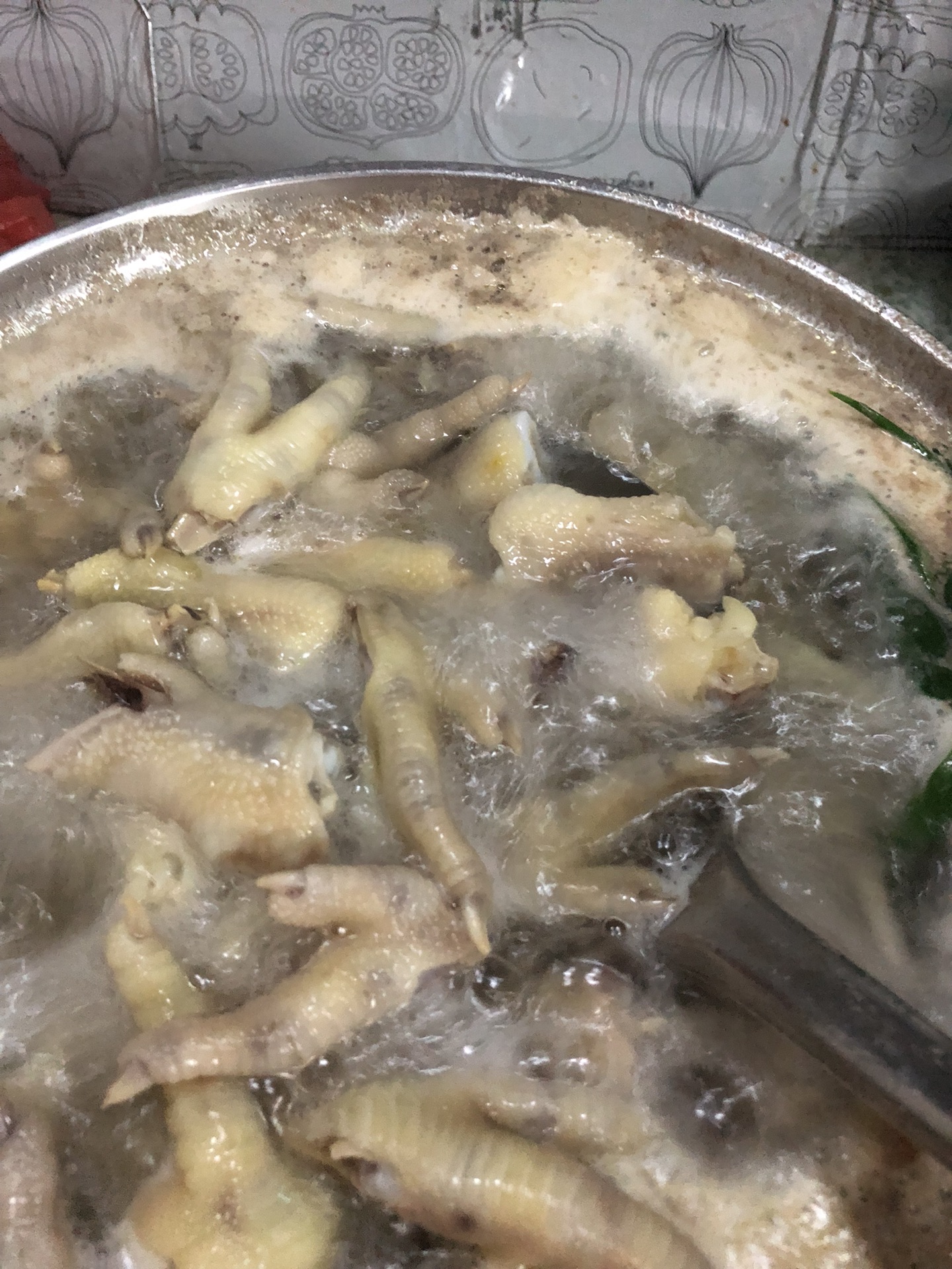 自粉一个：凉拌柠檬鸡爪 - 家在深圳