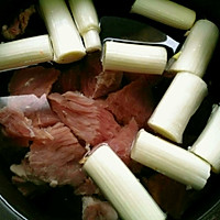 杂蔬酱炖牛肉的做法图解3