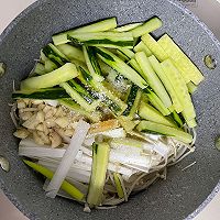 凉拌黄瓜金针菇～的做法图解4