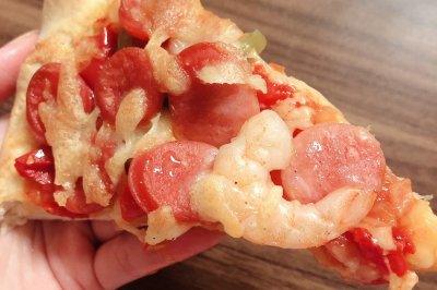 超级好吃的培根火腿双拼披萨