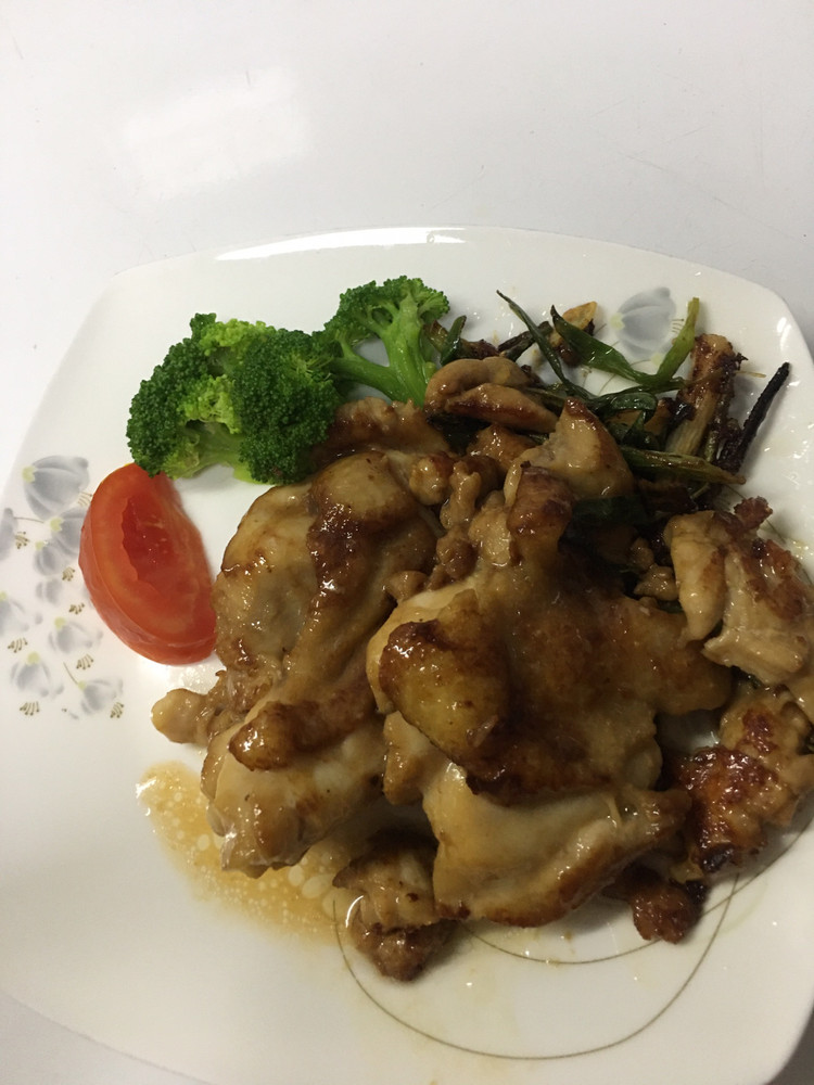 香煎鸡腿扒的做法