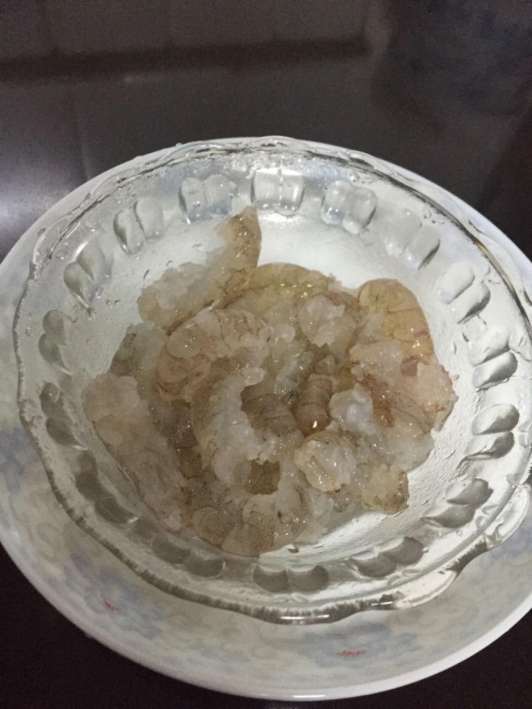 虾丸汤年糕的做法图解1