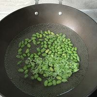 茭白毛豆炒肉丝的做法图解2