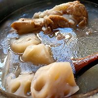 #少盐饮食 轻松生活#老少皆宜砂锅莲藕排骨或筒子骨汤的做法图解6