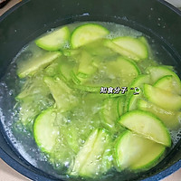 西葫芦鸡蛋面的做法图解10