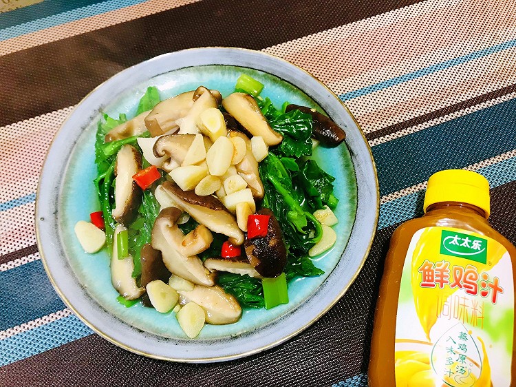 鲜鸡汁烧香菇菜芯很鲜美的做法