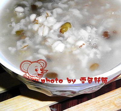 薏仁绿豆大麦粥
