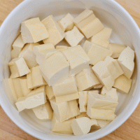 豆腐肉丁的做法图解1