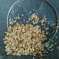 红豆薏米糙米粥的做法图解2