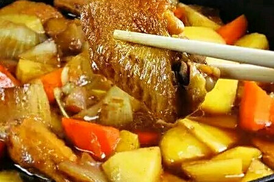 红烧肉焖饭