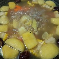 苹果玉米红萝卜猪骨汤的做法图解7